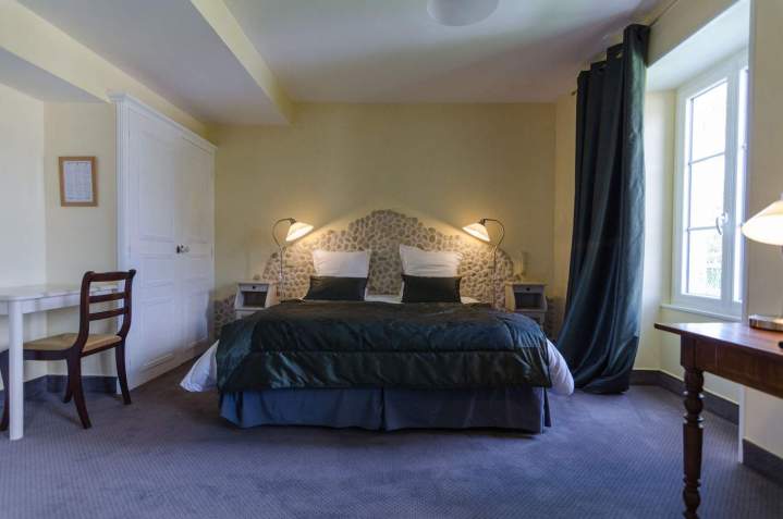 Réservation de chambre d'hôtel, Deux-Sèvres